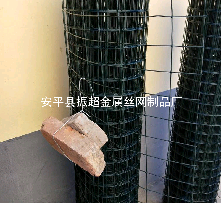 圈鸡铁丝网，圈鸭铁丝网围栏-www.apzhenchao.com